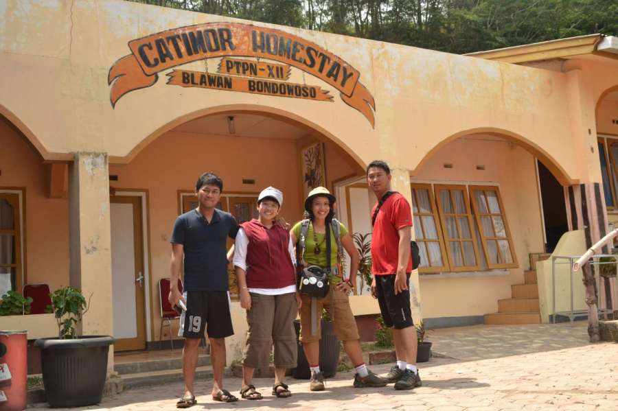 lengkung fascia di depan koridor kamar