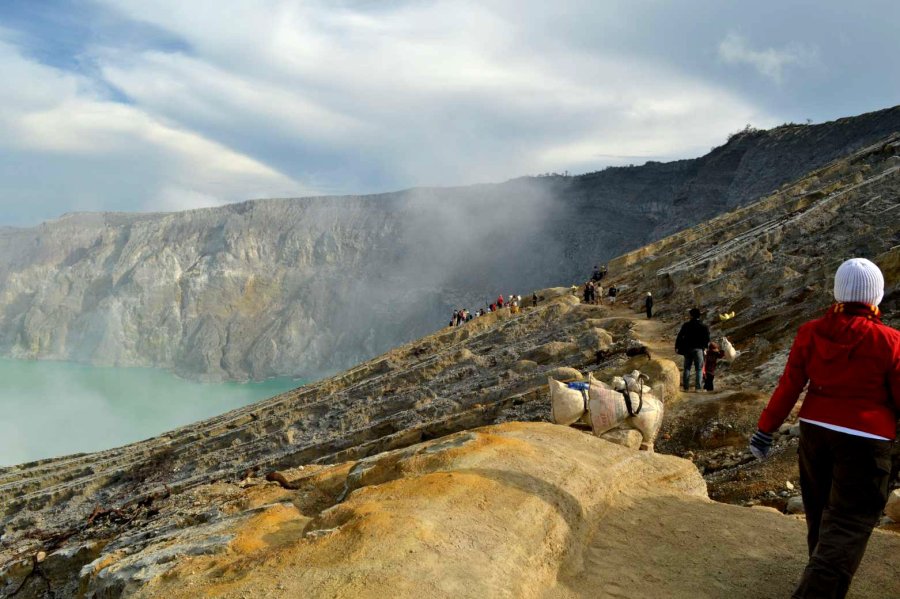 jalur penambang belerang