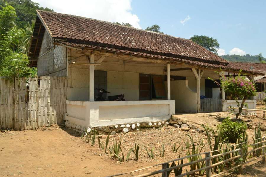 rumah di Sarongan