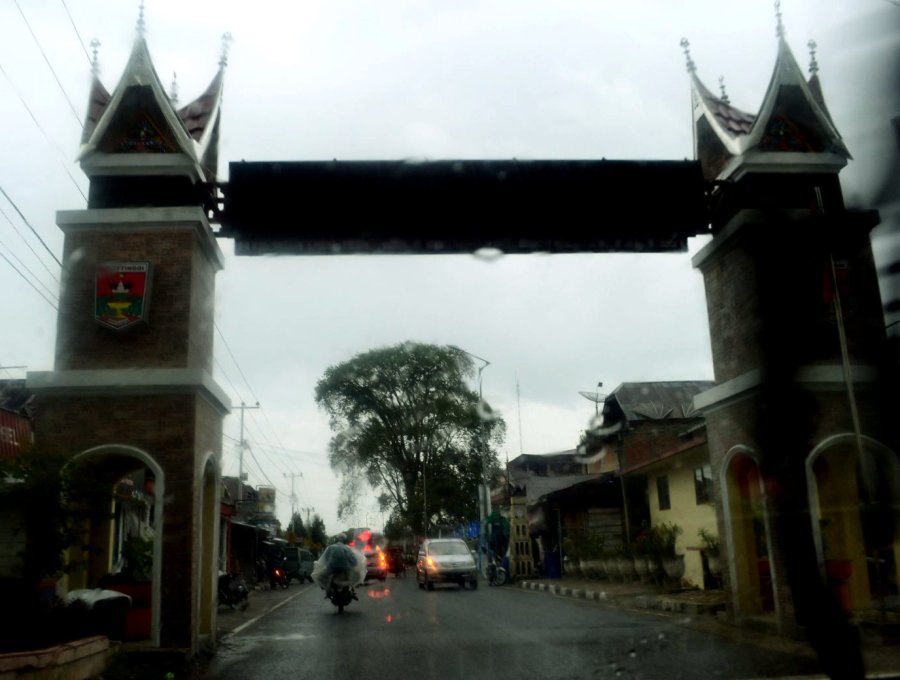 rinai menyambut di bukittinggi