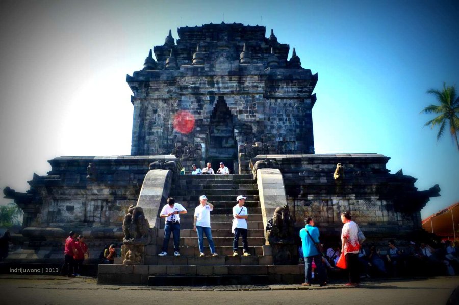 candi yang dijaga