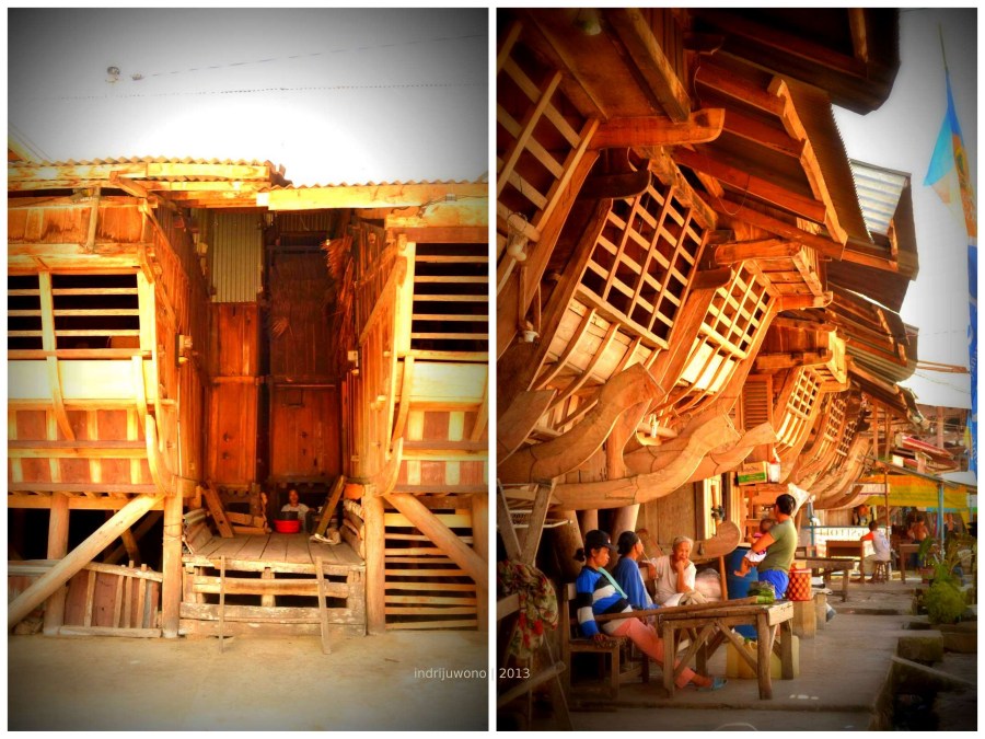 bersosialisasi di depan rumah