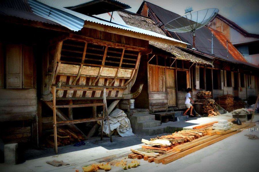 facade yang beraneka berderet