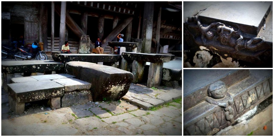 meja batu dengan ornamen di sekitarnya