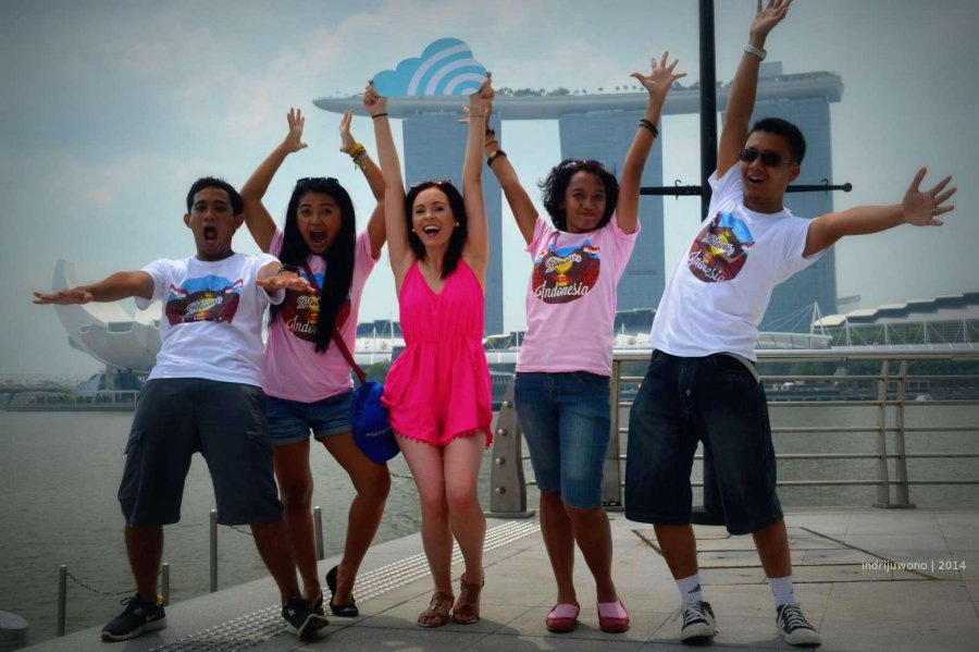 semua gembira..(ada brooke di tengah, sih!)