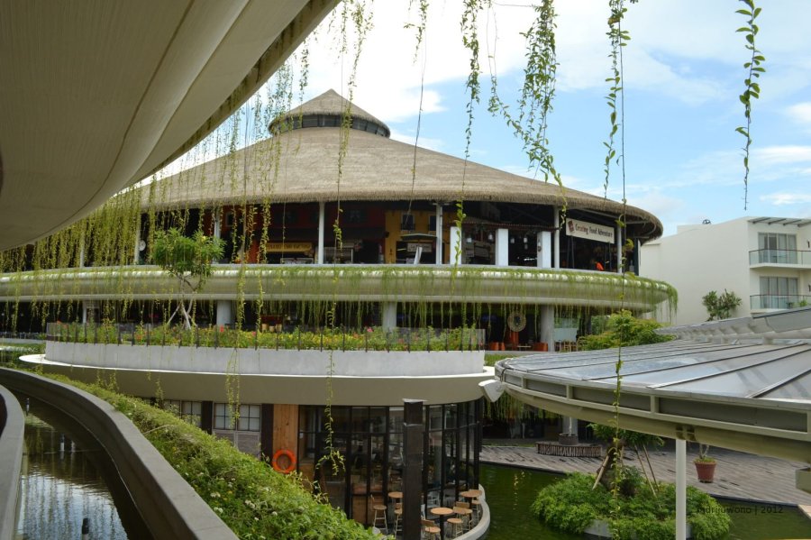 cungkup atap terinspirasi dari topi pak tani