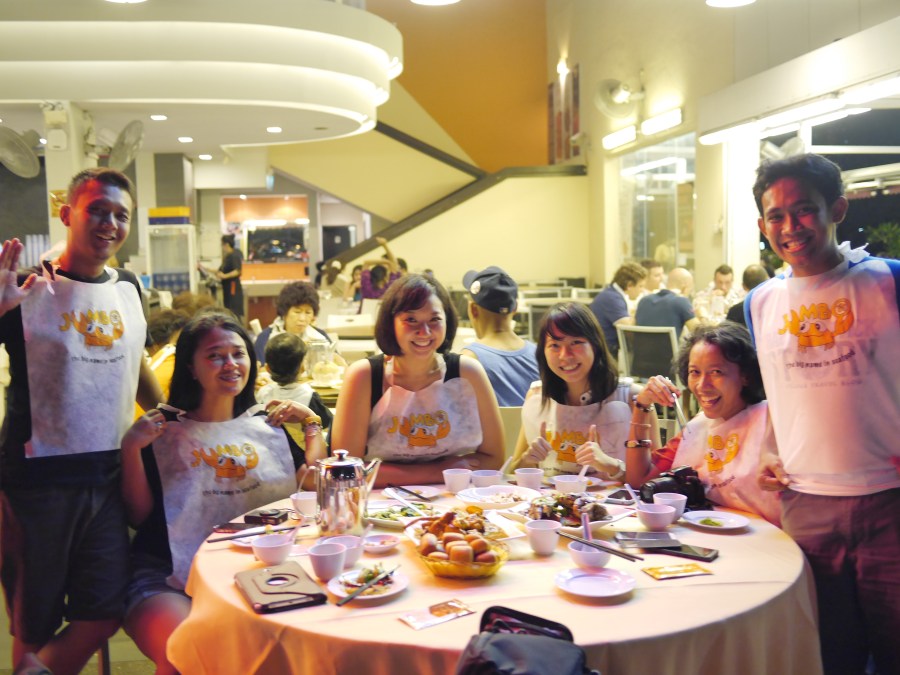 crab bibs, babe! fahmi, firsta, tika, jane, indri, ariev (fotonya ariev)