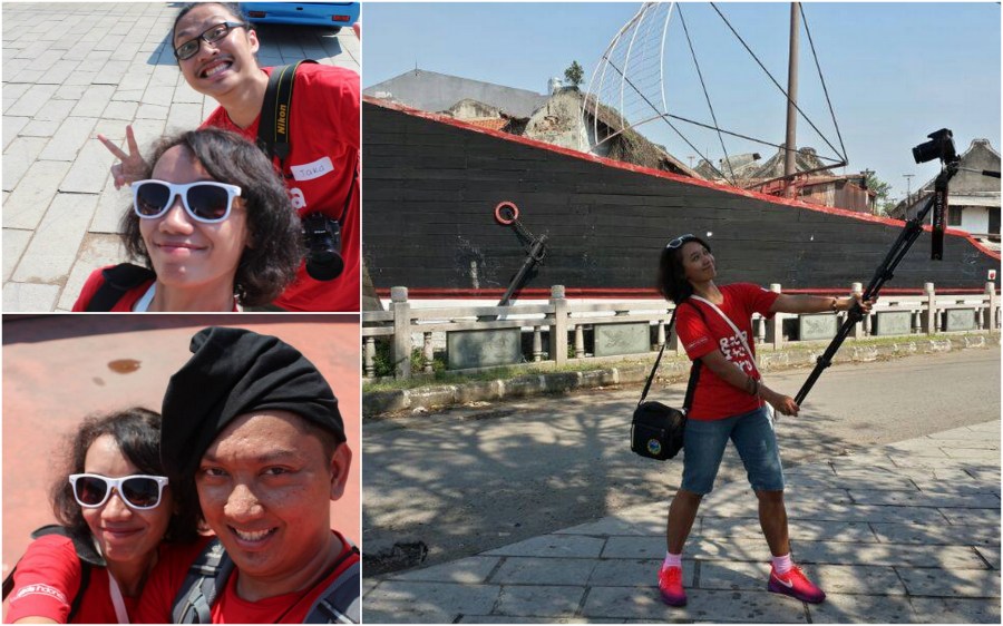 selfie di depan kapal bareng jay dan jaka