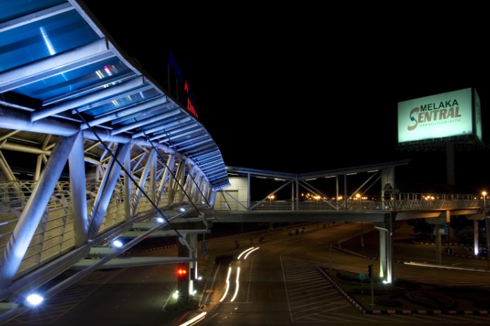 melaka sentral bridge [foto dari : http://www.emildaarchitects.com/Sentral%20Bridge.html]