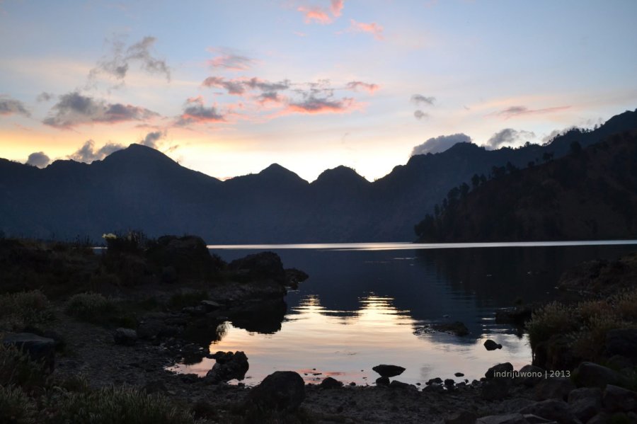 danau Segara Anak menjelang temaram