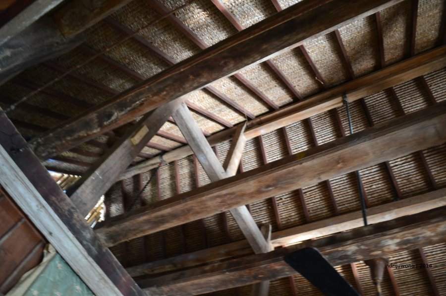 kuda-kuda kayu asli direkonstruksi