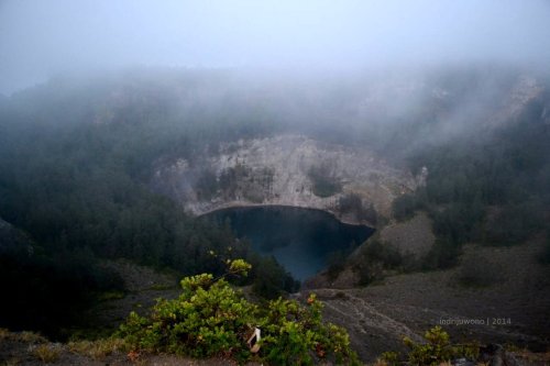 tiwu ata mbupu  (danau untuk arwah orang tua)