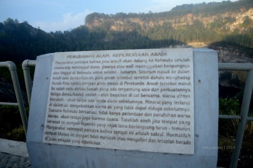 penjelasan warna danau