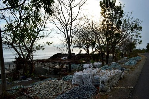 batu menjadi komoditas?