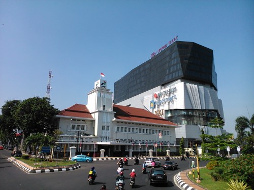 paragon mall, socialite.