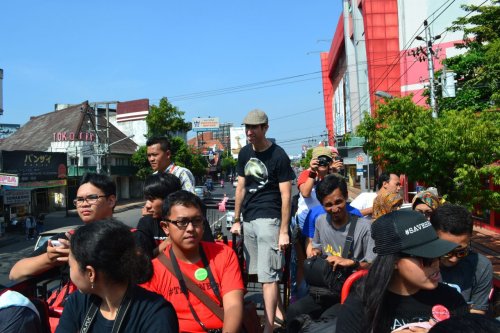 bis bagian atas, bisa berdiri dan mulai panas