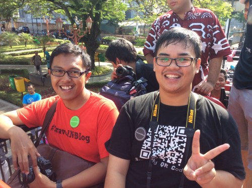 wira dan ghana berbagi kursi