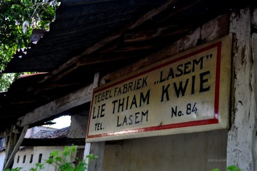 19-papan nama-rumah-tegel