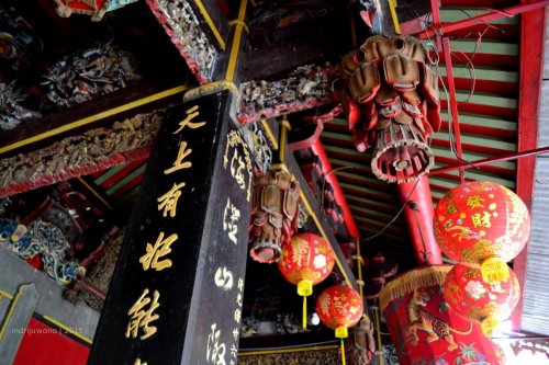 detail tiang pada klenteng