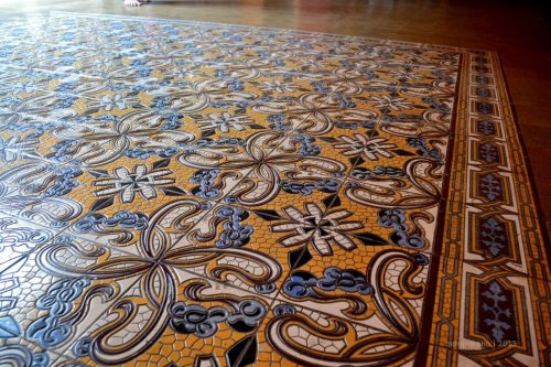 lantai tegel yang cantik