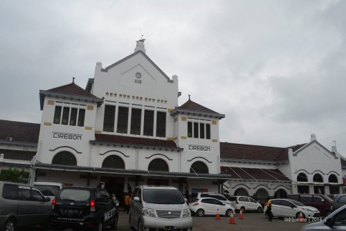 stasiun cirebon yang fotogenic