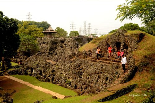 area istana batu sunyaragi