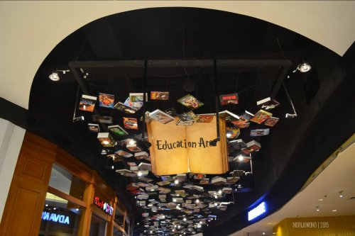 langit-langit penuh buku