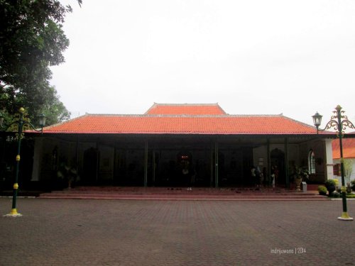 pelataran Keraton Kacirebonan