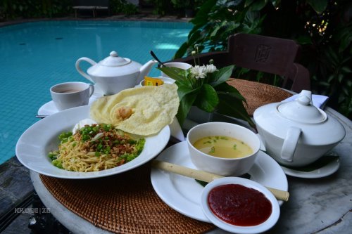 cwie mie malang lezat untuk sarapan di tugu hotel