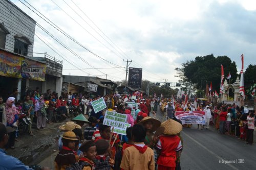 karnaval berseragam sekolah dan cita-cita