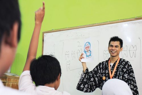 siapa tak kenal doraemon yang dibawa kak ari?