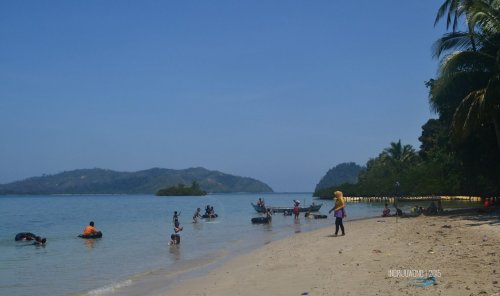 28-mandeh-sumbar-pulau-setan