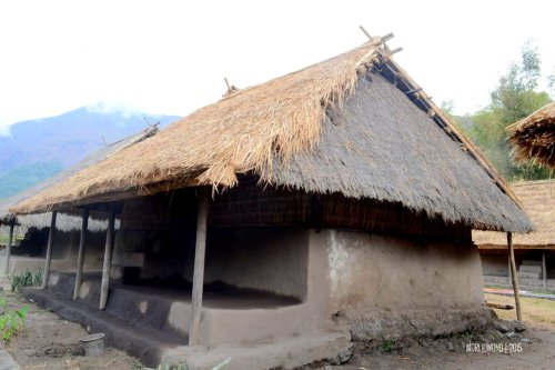 7-sembalun-lawang-desa-adat-beleq-blek-rumah