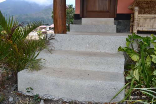 8-nauli-bungalow-sembalun-lombok-tangga-teraso