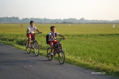 4-matahari-terbit-lasem-anak-sd-sunrise