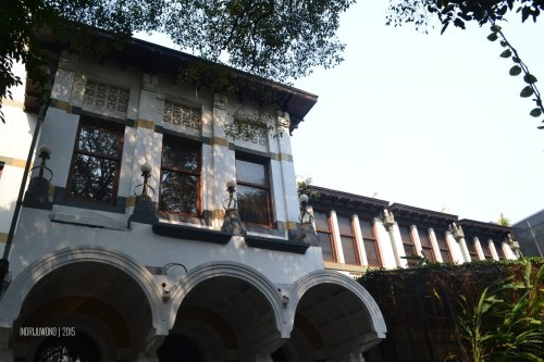 0-a-tugu-kunstkring-paleis-review-arch-facade