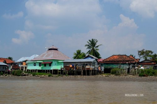 11-musi-rumah-kayu-seberang-ulu-kios-solar