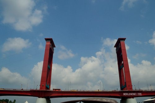 18-musi-rumah-kayu-seberang-ulu-jembatan-ampera