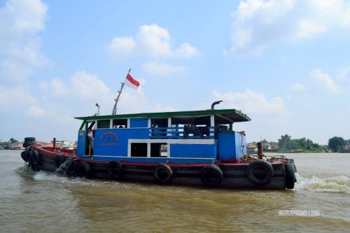 21-sungai-musi-kapal-besi-besar
