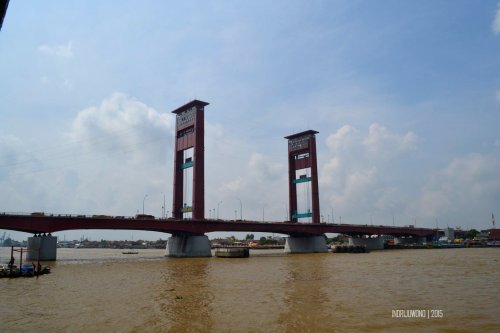 3-jembatan-ampera-sungai-musi-palembang