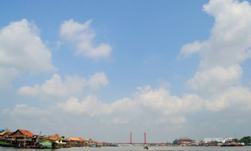 30-sungai-musi-kapal-jembatan-ampera