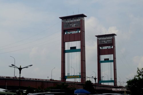 4-jembatan-ampera-sungai-musi-palembang