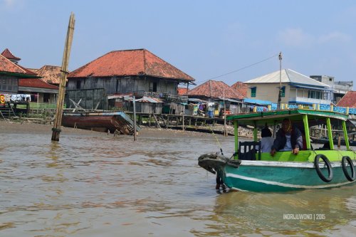 5-musi-palembang-kapal-kayu-sewaan