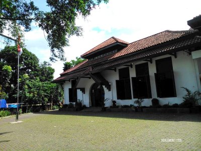 gedung indonesia menggugat