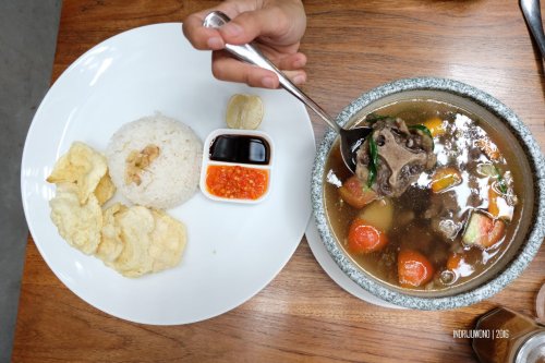 sop buntut yang lezat
