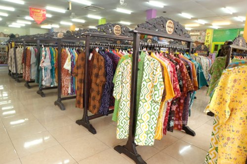 11-batik-trusmi-pakaian-jadi-cirebon