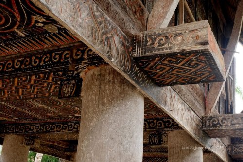 13-toraja-kete-kesu-tongkonan-alang-detail