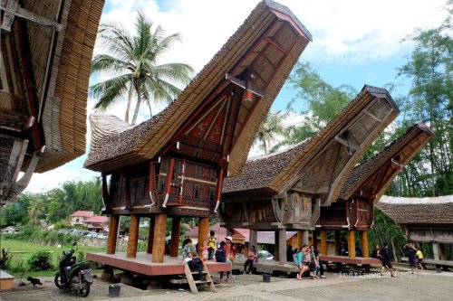 3-toraja-kete-kesu-tongkonan-alang