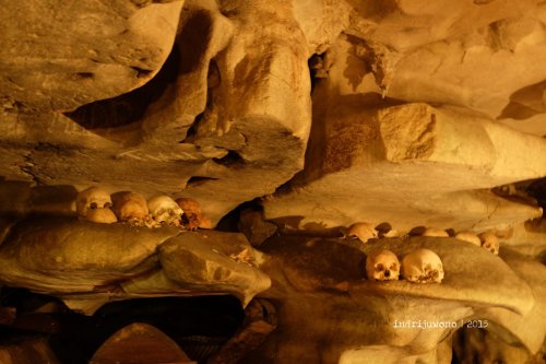 7-toraja-makam-londa