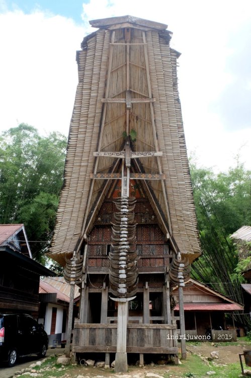 8-toraja-kete-kesu-tongkonan-banua